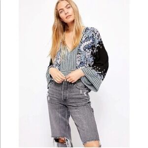 Free People Mix N Match V-neck Wide Sleeve Blouse Blue White Size Medium